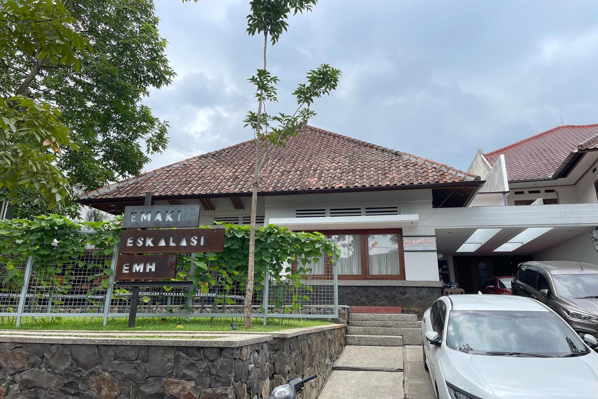 Hotel Emaki Bumi Singgah à Bandung Extérieur photo